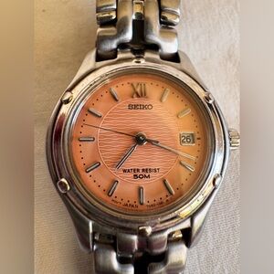 Ladies' Seiko vintage quartz watch, NOS, salmon dial watch